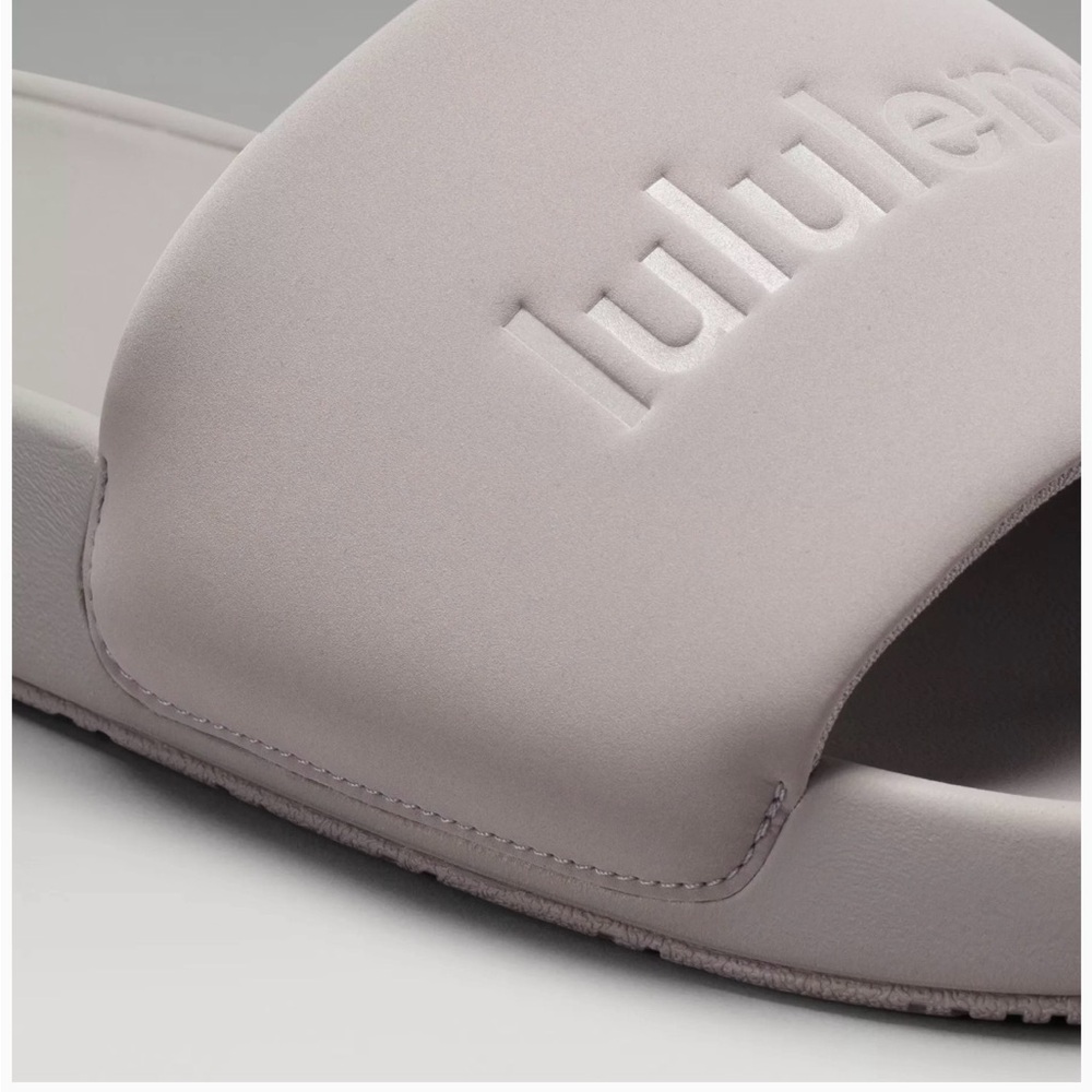 Lululemon Men’s Restfeel Slides Size 9 and 10